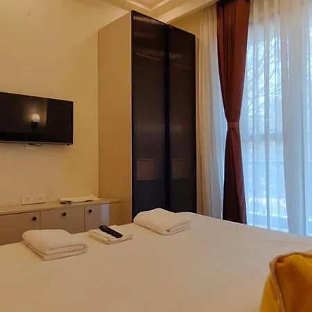 Lime Tree 1Bhk Service Apartment Near Artemis, Sector 52 Gurgaon Exterior photo